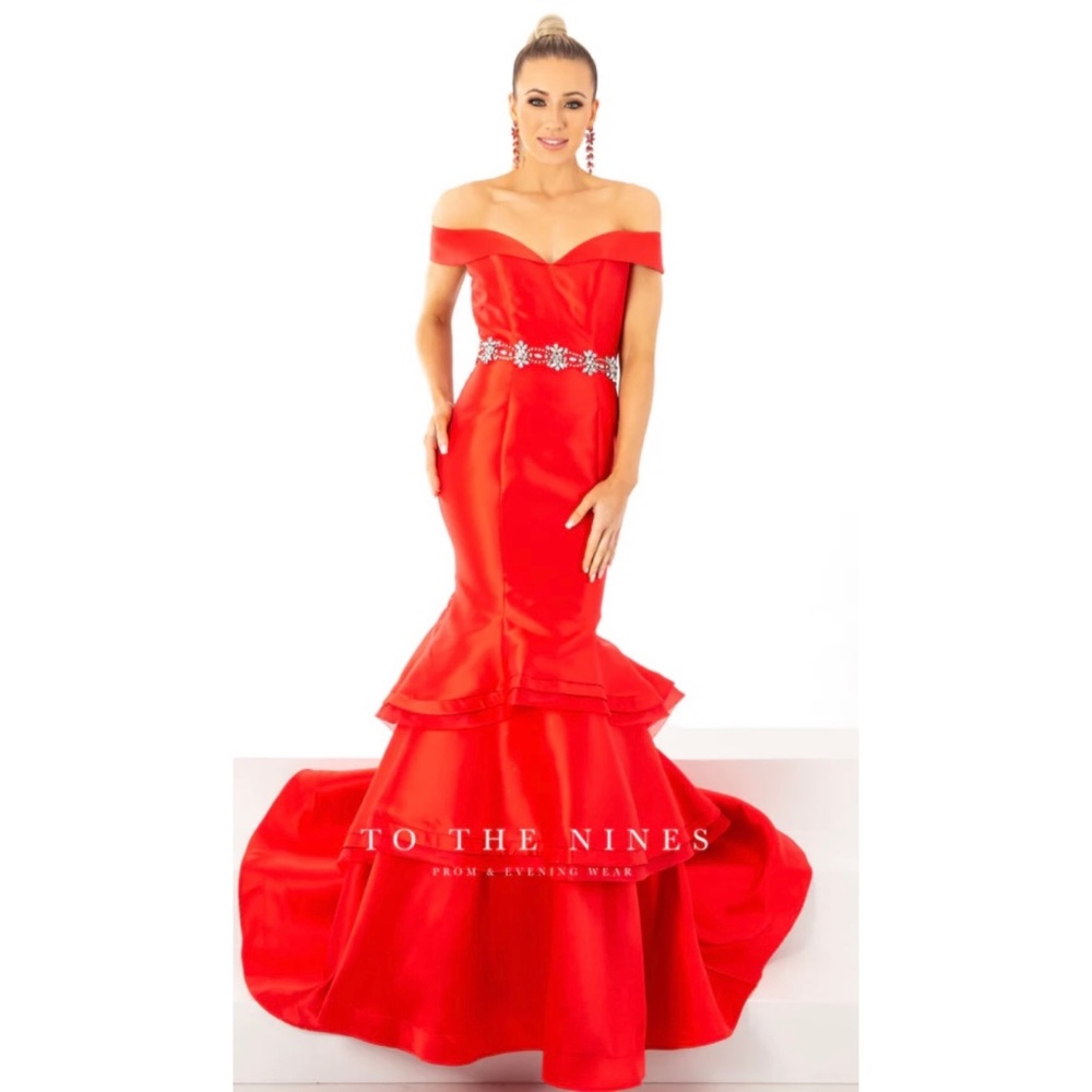 TNP211 MAKE AN OFFER red satin evening prom pageant fishtail dress